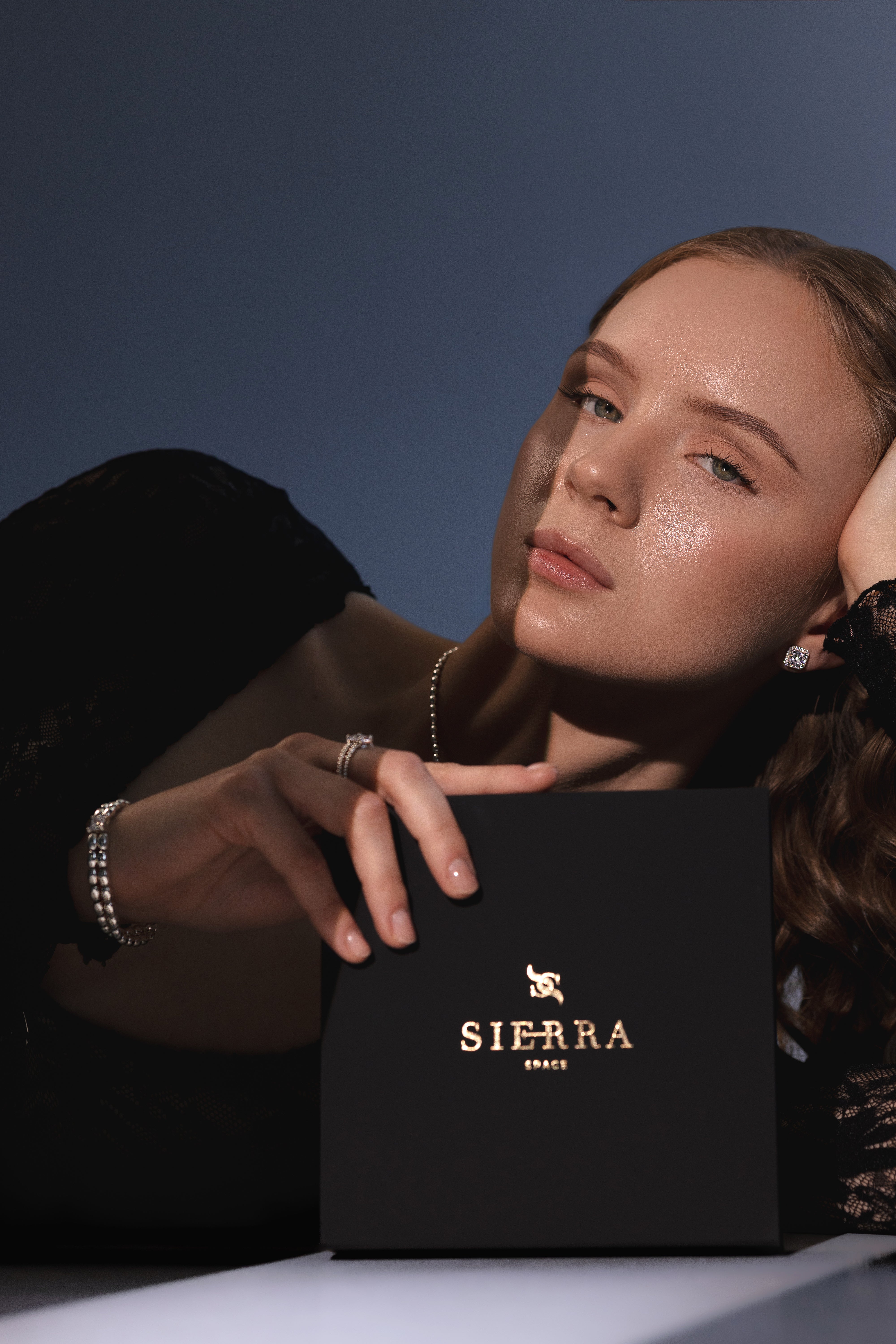 ONE MUASSANITE earrings