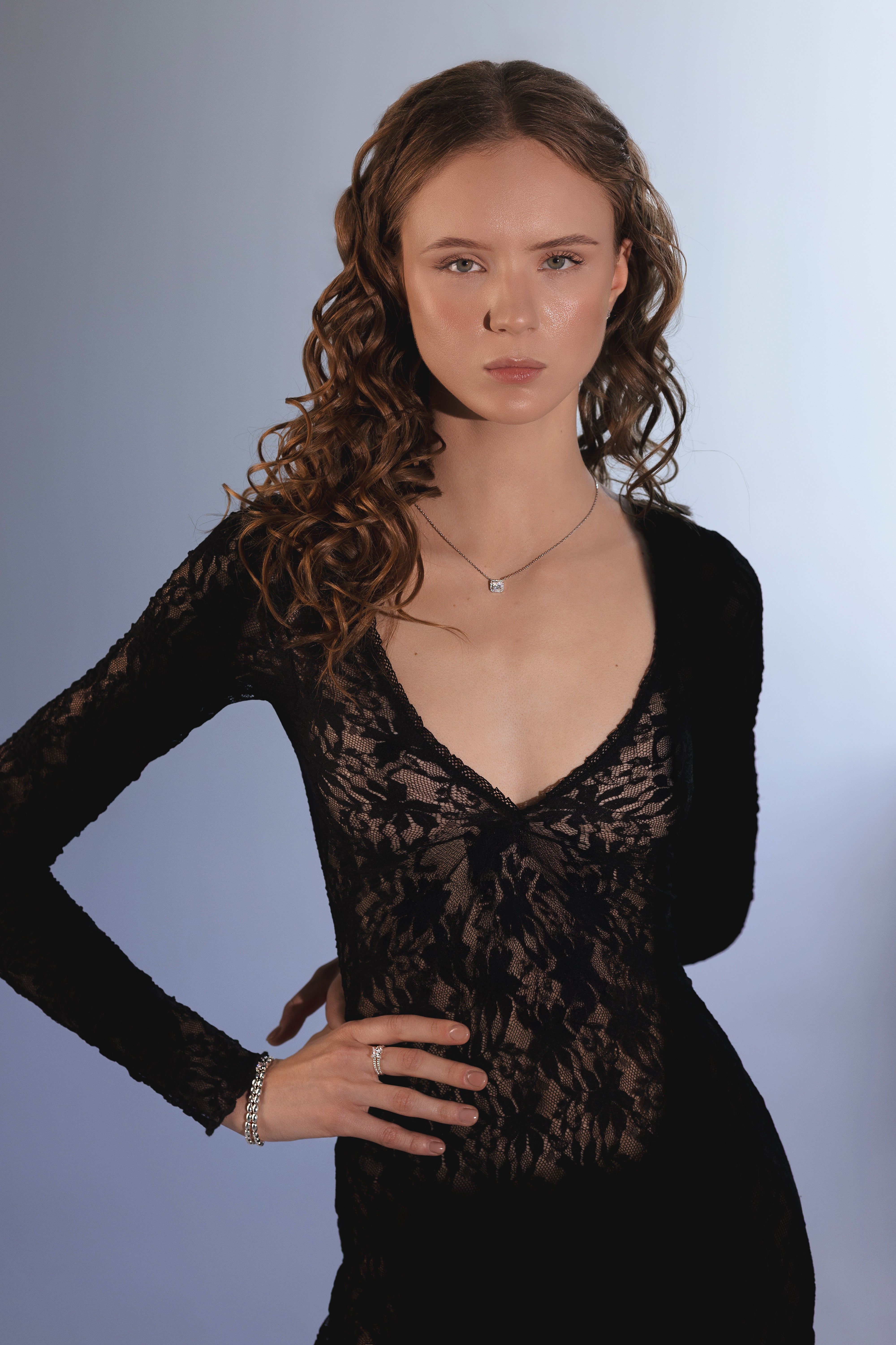 ONE MUASSANITE necklace