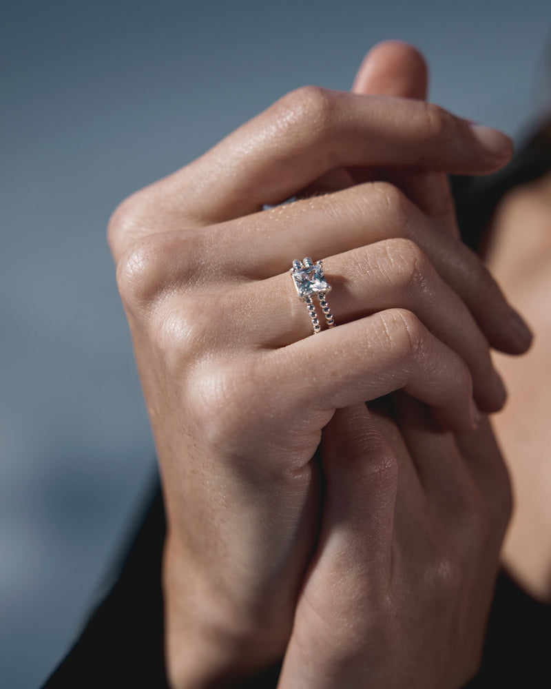 Каблучка Pulse Ring з каменем діамантової огранки — SIERRA SPACE