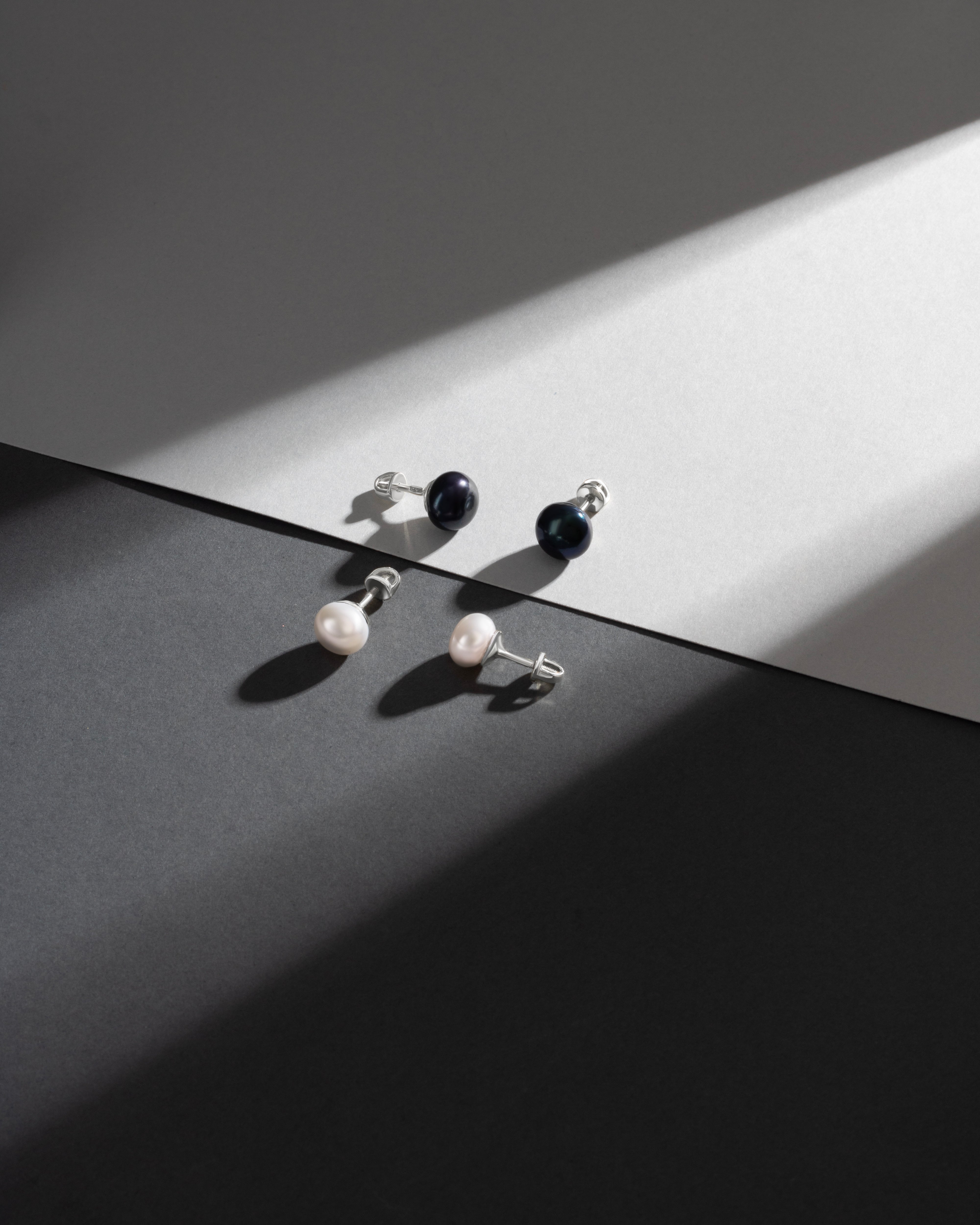 Noir & Lumiere pearls