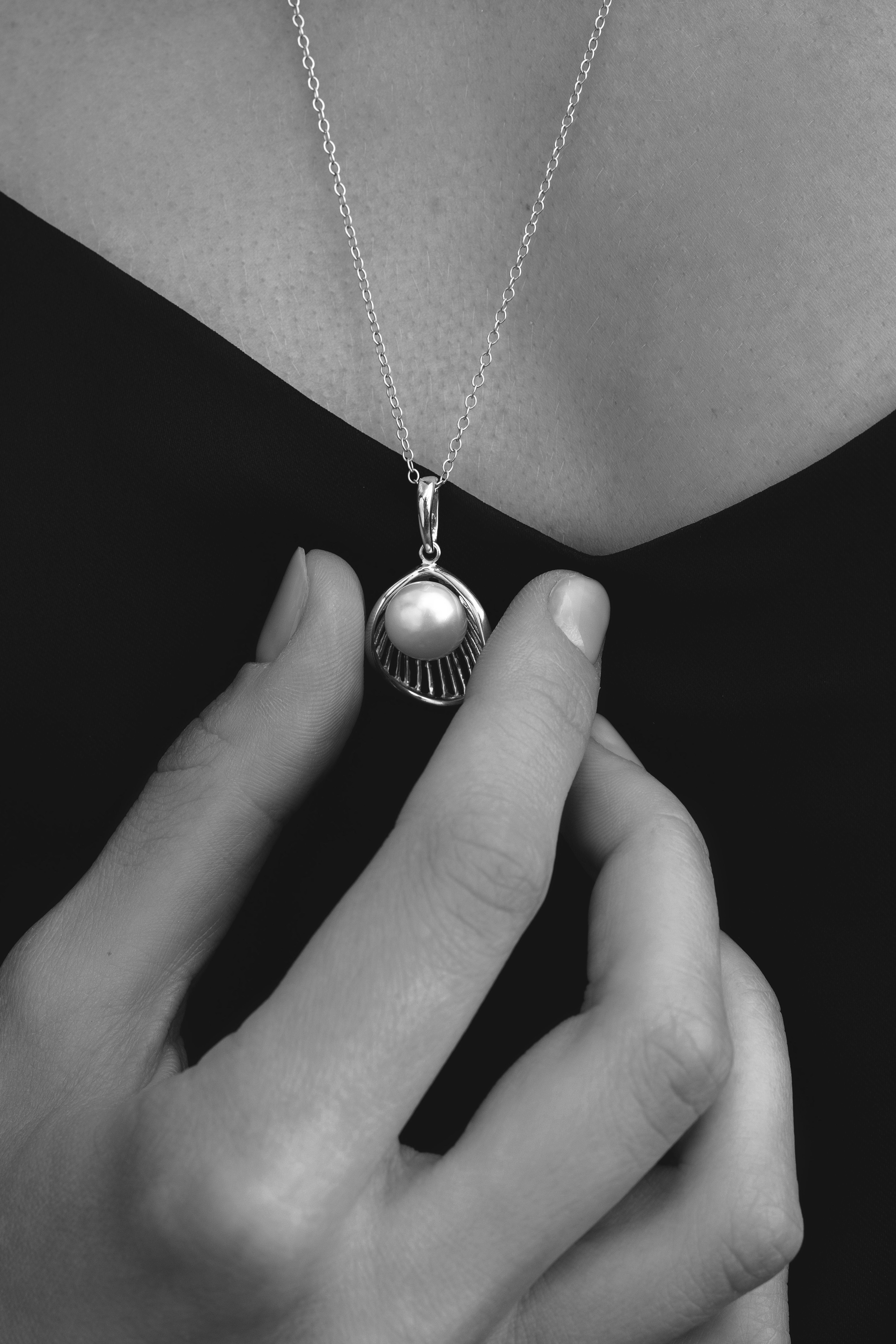 OYSTER necklace